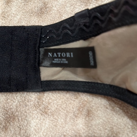 Strapless Natori Bra - Picture 4 of 5